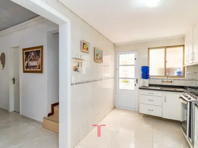 Casa com 112m² 3 quartos e 4 banheiros, à venda, no bairro Guaíra em Curitiba