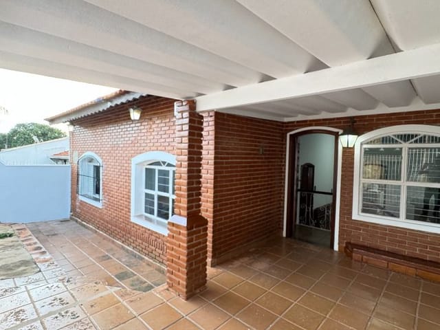 Casa com 250m² 5 quartos e 2 banheiros, à venda, no bairro Cecap em Tatuí