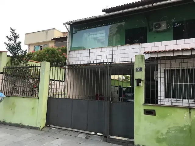 Casa com 200m² 4 quartos e 4 banheiros, à venda, no bairro Centro em Nova Iguaçu