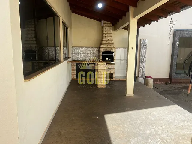 Casa com 259m² 2 quartos e 2 banheiros, à venda, no bairro Jardim Prefeito Milton Menezes em Londrina