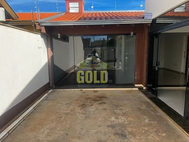 Casa com 259m² 2 quartos e 2 banheiros, à venda, no bairro Jardim Prefeito Milton Menezes em Londrina