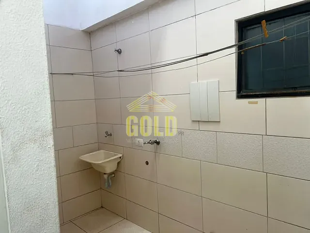 Casa com 259m² 2 quartos e 2 banheiros, à venda, no bairro Jardim Prefeito Milton Menezes em Londrina