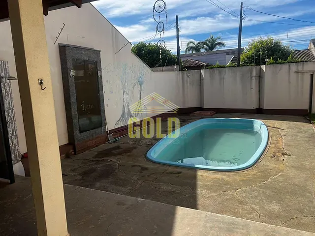 Casa com 259m² 2 quartos e 2 banheiros, à venda, no bairro Jardim Prefeito Milton Menezes em Londrina