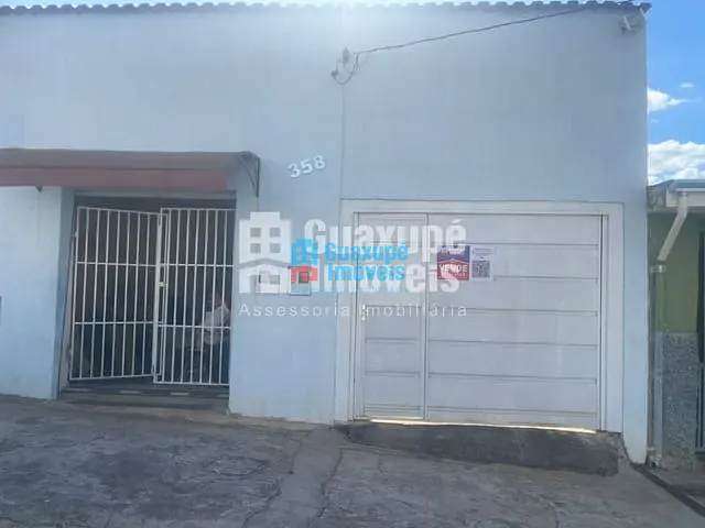 Casa com 240m² 4 quartos e 3 banheiros, à venda, no bairro Angola em Guaxupé