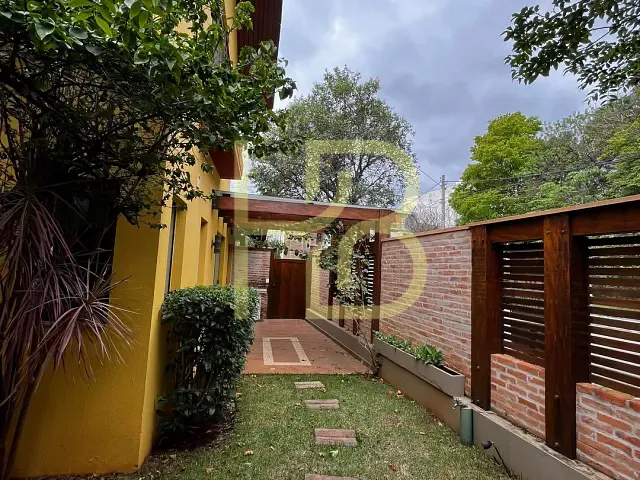 Casa 3 quartos e 4 banheiros, para alugar, no bairro Loteamento Aldeia da Mata em Votorantim