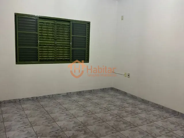 Casa com 450m² 2 quartos e 1 banheiro, para alugar, no bairro Centro Sul em Sorriso