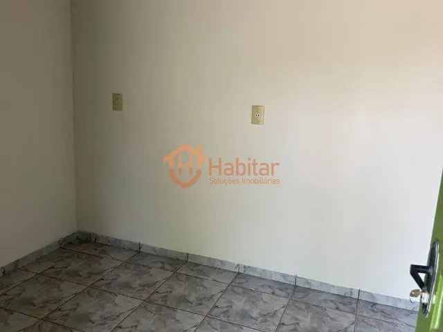 Casa com 450m² 2 quartos e 1 banheiro, para alugar, no bairro Centro Sul em Sorriso