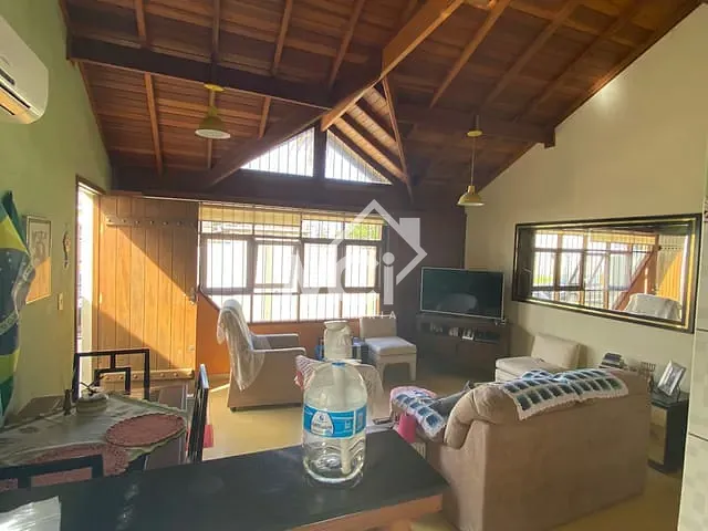 Casa 2 quartos e 1 banheiro, à venda, no bairro Areal em Pelotas