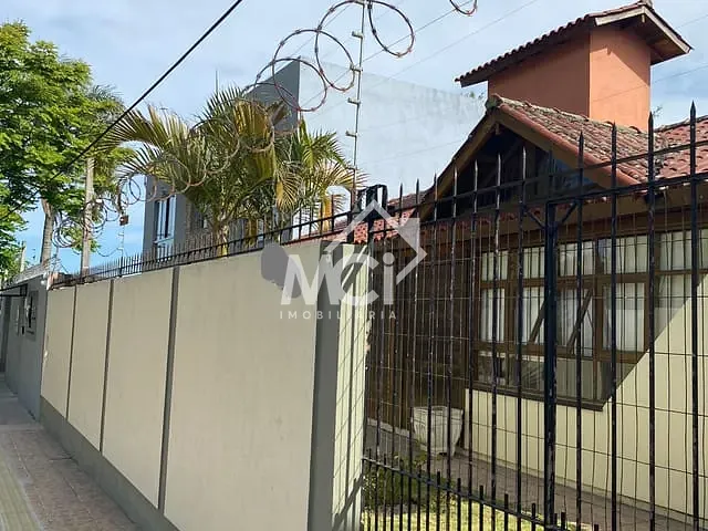 Casa 2 quartos e 1 banheiro, à venda, no bairro Areal em Pelotas