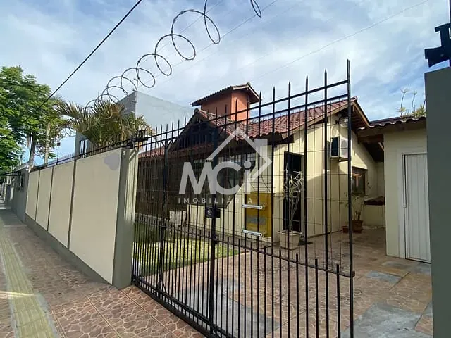 Casa 2 quartos e 1 banheiro, à venda, no bairro Areal em Pelotas