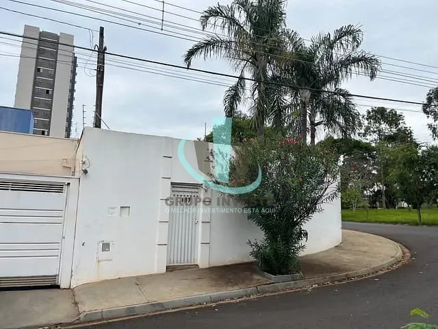 Casa com 301m² 2 quartos e 2 banheiros, à venda, no bairro RESIDENCIAL CAMBUY em ARARAQUARA