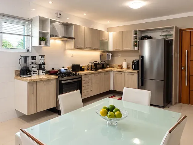 Casa 3 quartos e 3 banheiros, à venda, no bairro General Dutra em Paulo Afonso