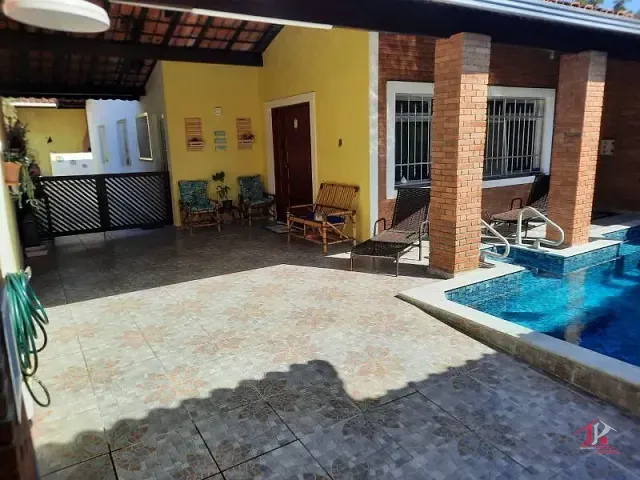 Casa com 250m² 3 quartos e 3 banheiros, à venda, no bairro Suarão em Itanhaém