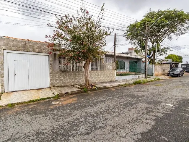 Casa com 200m² 3 quartos e 1 banheiro, à venda, no bairro Cajuru em Curitiba