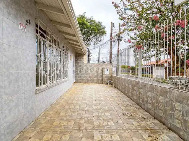 Casa com 200m² 3 quartos e 1 banheiro, à venda, no bairro Cajuru em Curitiba