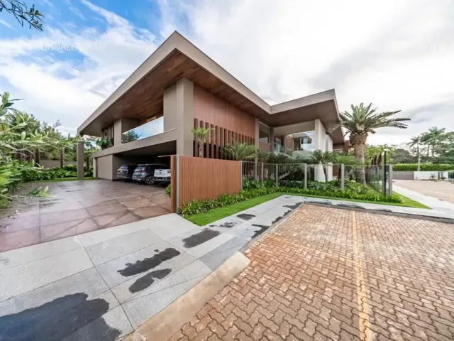 Casa 7 quartos e 9 banheiros, à venda, no bairro Setor de Habitações Individuais Sul em Brasília