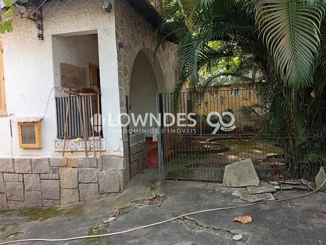 Casa 2 quartos e 1 banheiro, à venda, no bairro Jardim Guanabara em Rio de Janeiro