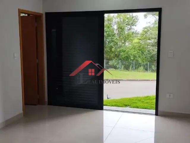 Casa com 450m² 3 quartos e 5 banheiros, à venda, no bairro Vila Zanetti em São João da Boa Vista