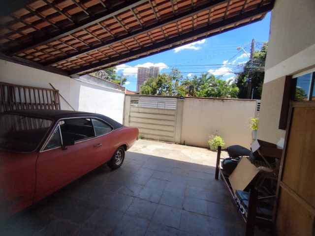 Casa com 384m² 3 quartos e 3 banheiros, à venda, no bairro Nova Suiça em Goiânia