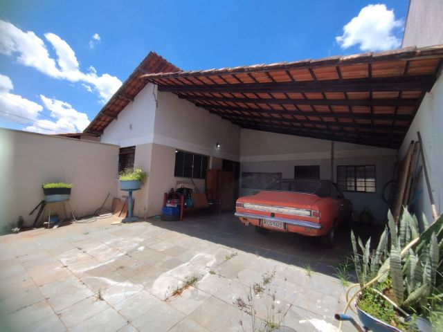 Casa com 384m² 3 quartos e 3 banheiros, à venda, no bairro Nova Suiça em Goiânia