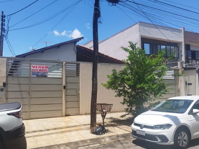 Casa com 384m² 3 quartos e 3 banheiros, à venda, no bairro Nova Suiça em Goiânia