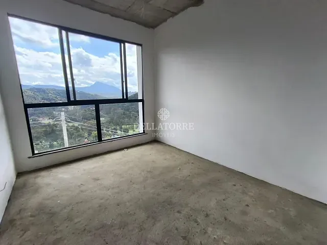 Casa com 179m² 4 quartos e 3 banheiros, à venda, no bairro Golfe em Teresópolis