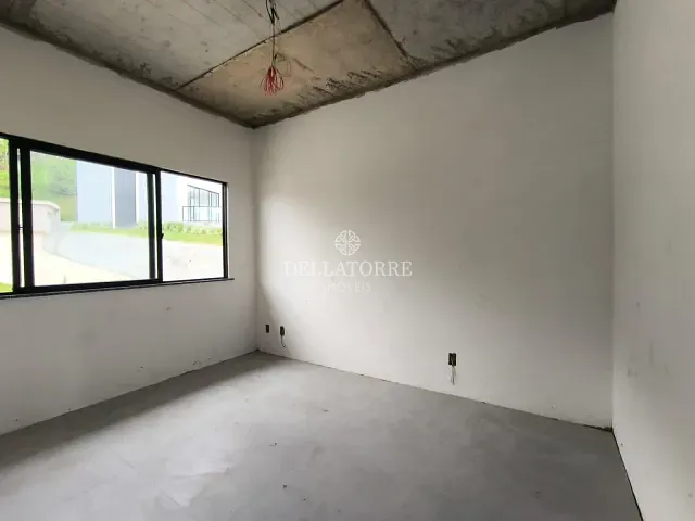 Casa com 179m² 4 quartos e 3 banheiros, à venda, no bairro Golfe em Teresópolis