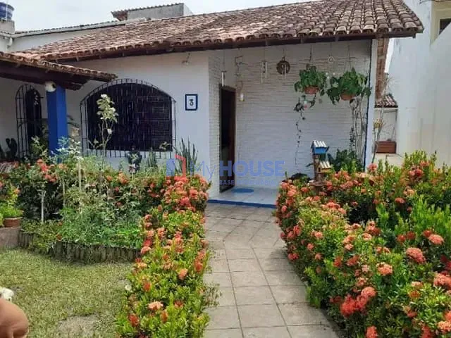 Casa 3 quartos e 2 banheiros, à venda, no bairro Hernani Sá em Ilhéus