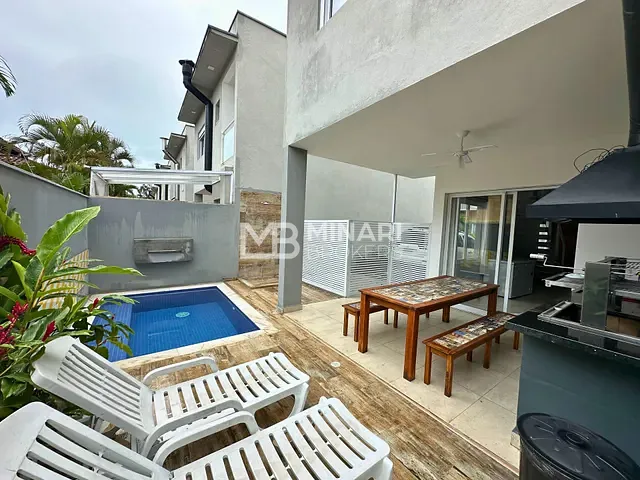 Casa 3 quartos e 4 banheiros, à venda, no bairro Camburi em São Sebastião