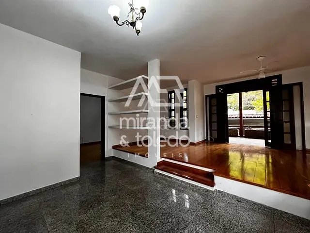 Casa com 400m² 3 quartos e 4 banheiros, à venda, no bairro Santo Antônio em Cachoeiro De Itapemirim