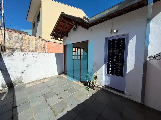 Casa 3 quartos e 2 banheiros, à venda, no bairro Monte Verde em Poços de Caldas