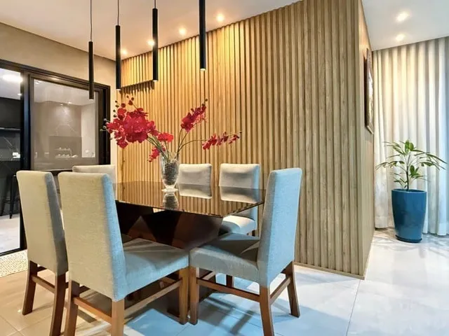 Casa com 220m² 3 quartos e 4 banheiros, à venda, no bairro Royal Maison Residence e Resort em Londrina