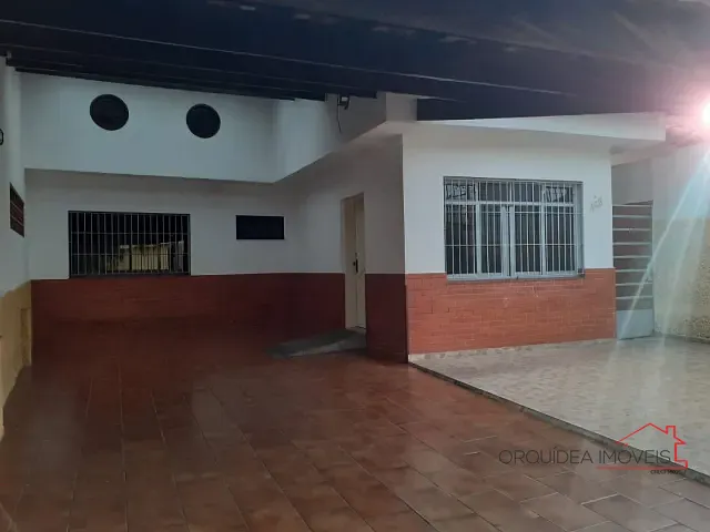 Casa com 327m² 3 quartos e 2 banheiros, à venda, no bairro Bosque da Saúde em São Paulo