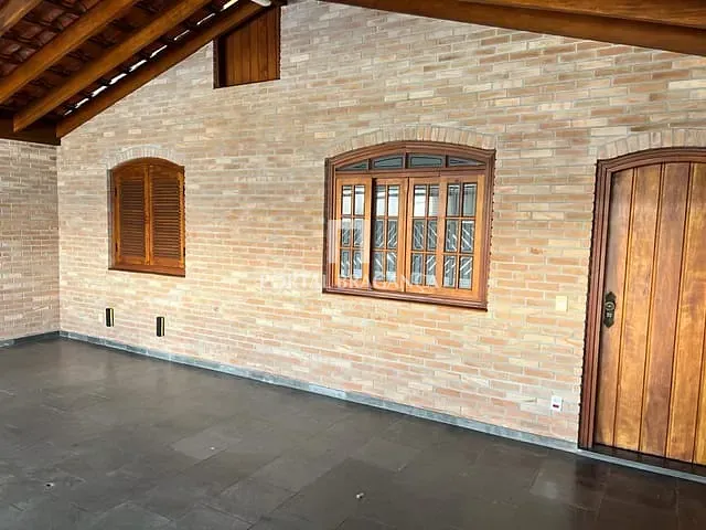 Casa 4 quartos e 3 banheiros, à venda, no bairro Jardim São José em Bragança Paulista