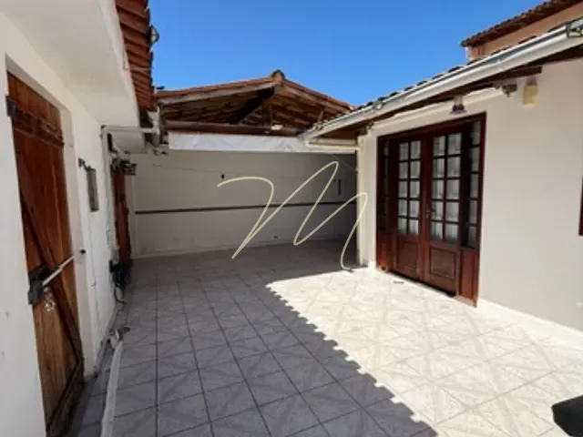 Casa 4 quartos e 3 banheiros, à venda, no bairro Hernani Sá em Ilhéus
