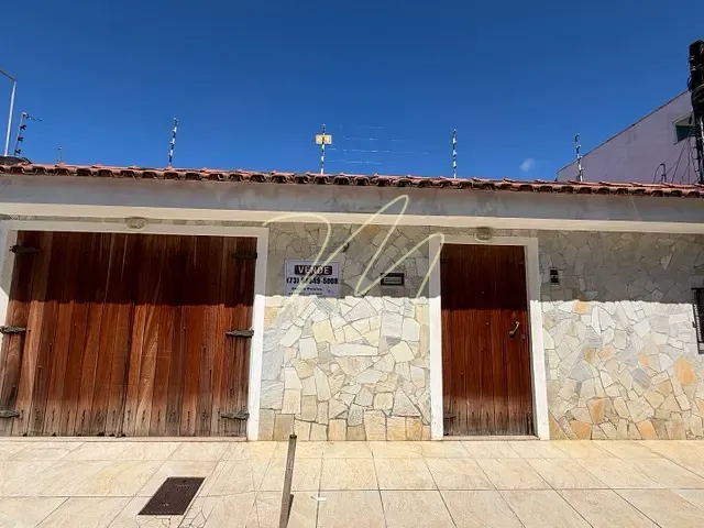 Casa 4 quartos e 3 banheiros, à venda, no bairro Hernani Sá em Ilhéus