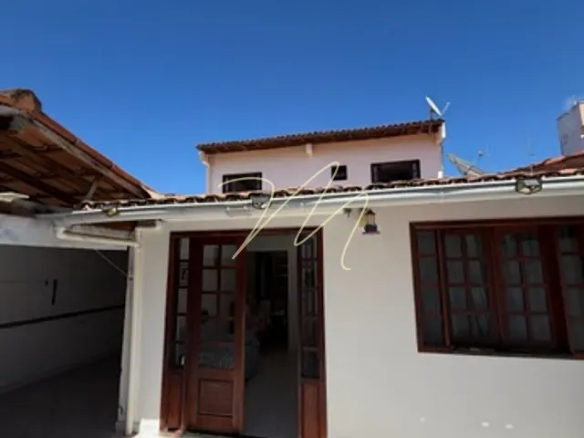 Casa 4 quartos e 3 banheiros, à venda, no bairro Hernani Sá em Ilhéus