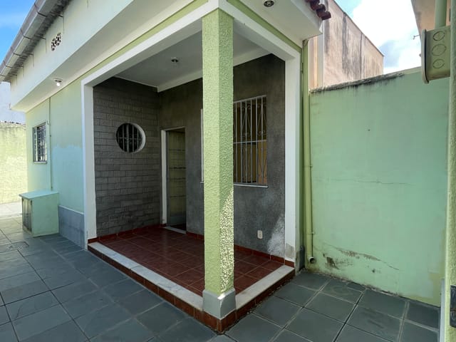 Casa 2 quartos e 1 banheiro, para alugar, no bairro Campo Grande em Rio de Janeiro