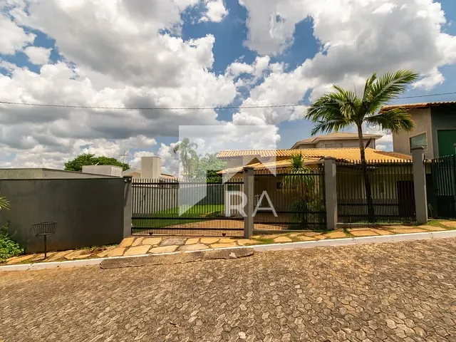 Casa com 1007m² 4 quartos e 3 banheiros, à venda, no bairro Setor Habitacional Jardim Botânico em Brasília