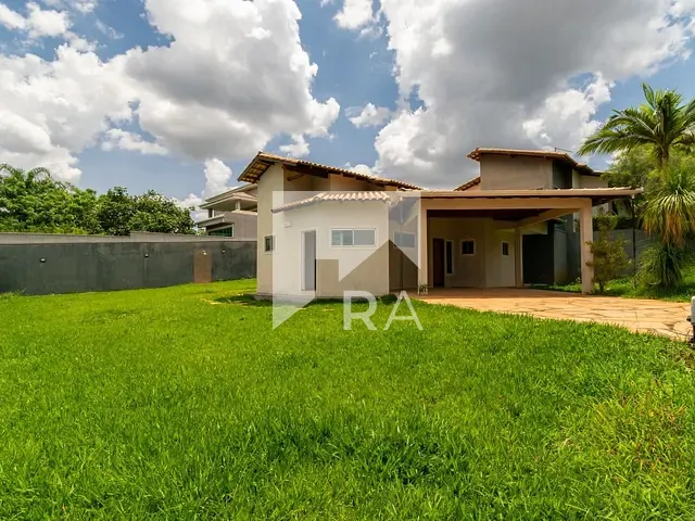 Casa com 1007m² 4 quartos e 3 banheiros, à venda, no bairro Setor Habitacional Jardim Botânico em Brasília