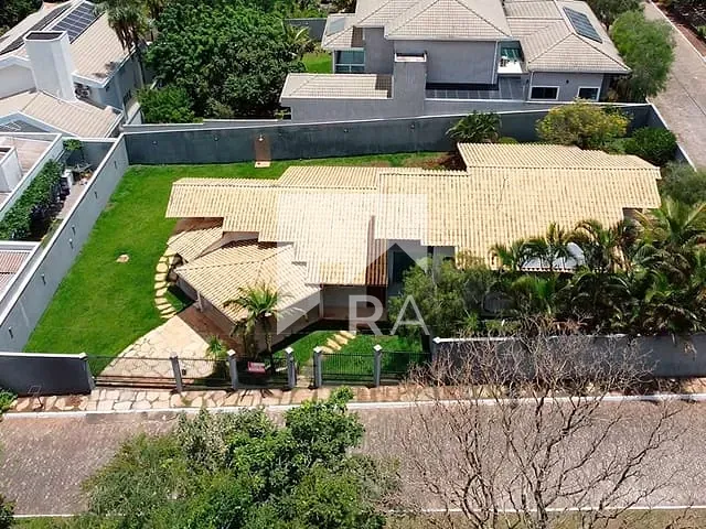 Casa com 1007m² 4 quartos e 3 banheiros, à venda, no bairro Setor Habitacional Jardim Botânico em Brasília