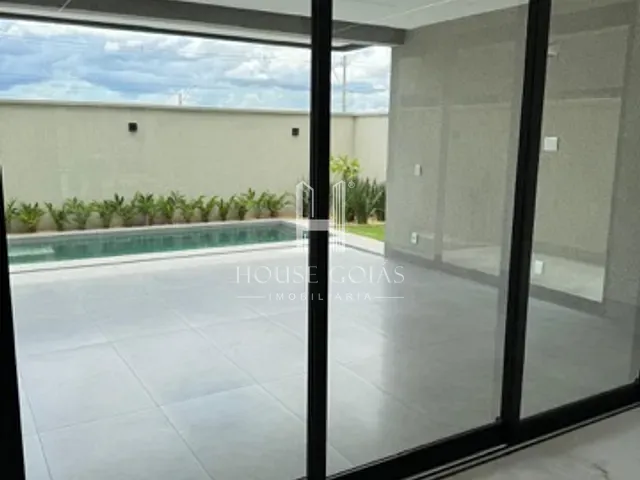 Sobrado com 328m² 5 quartos e 7 banheiros, à venda, no bairro Residencial Parqville Jacarandá em Aparecida de Goiânia