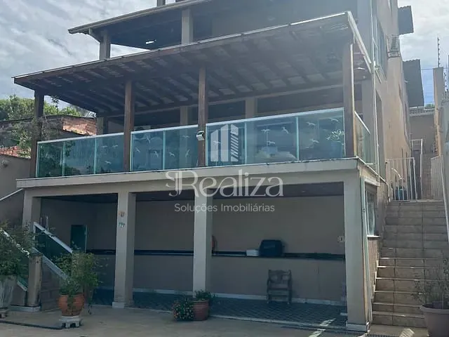 Casa com 300m² 4 quartos e 4 banheiros, à venda, no bairro PARQUE OLIVENÇA em Ilhéus