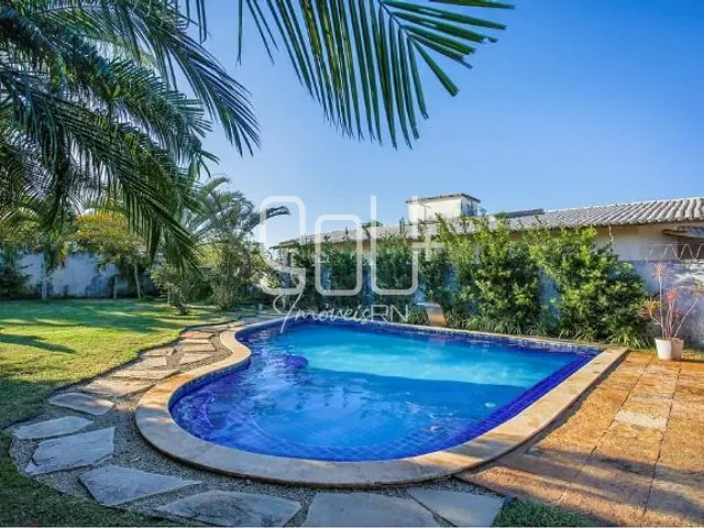 Casa 4 quartos e 6 banheiros, à venda, no bairro Candelária em Natal