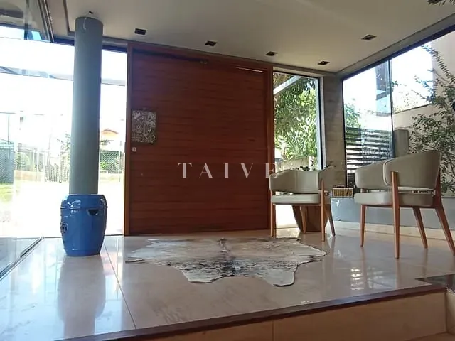 Casa com 341m² 3 quartos e 5 banheiros, à venda, no bairro Esperança em Londrina