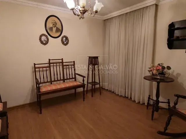 Casa com 195m² 3 quartos e 3 banheiros, à venda, no bairro Orleans em Curitiba