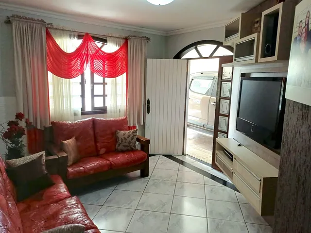 Casa 3 quartos e 3 banheiros, à venda, no bairro Cordeiros em Itajaí