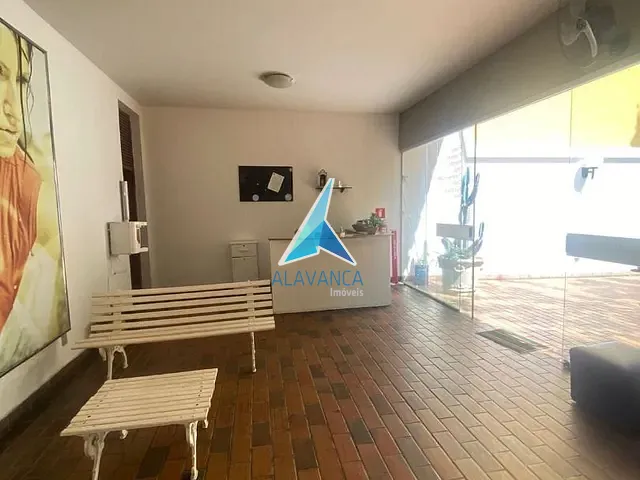Casa com 417m², para alugar, no bairro Centro em Governador Valadares