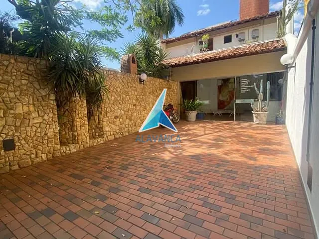 Casa com 417m², para alugar, no bairro Centro em Governador Valadares