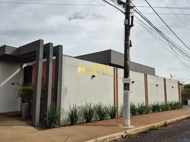 Casa 2 quartos e 2 banheiros, à venda, no bairro Vila São José em Ourinhos